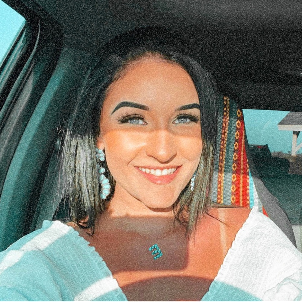 Meet your Posher, Elaine